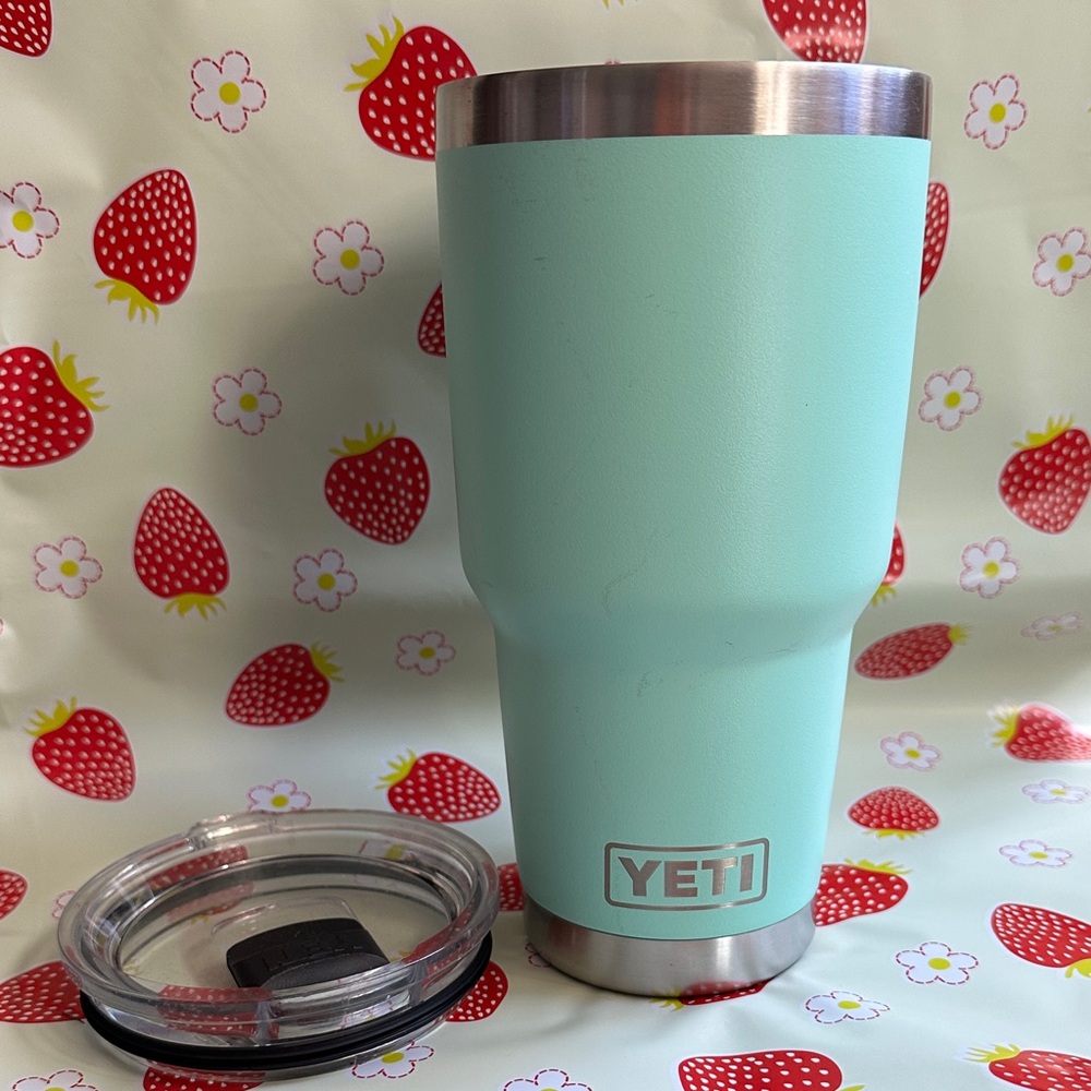 Yeti Mint Green Tumbler with Lid